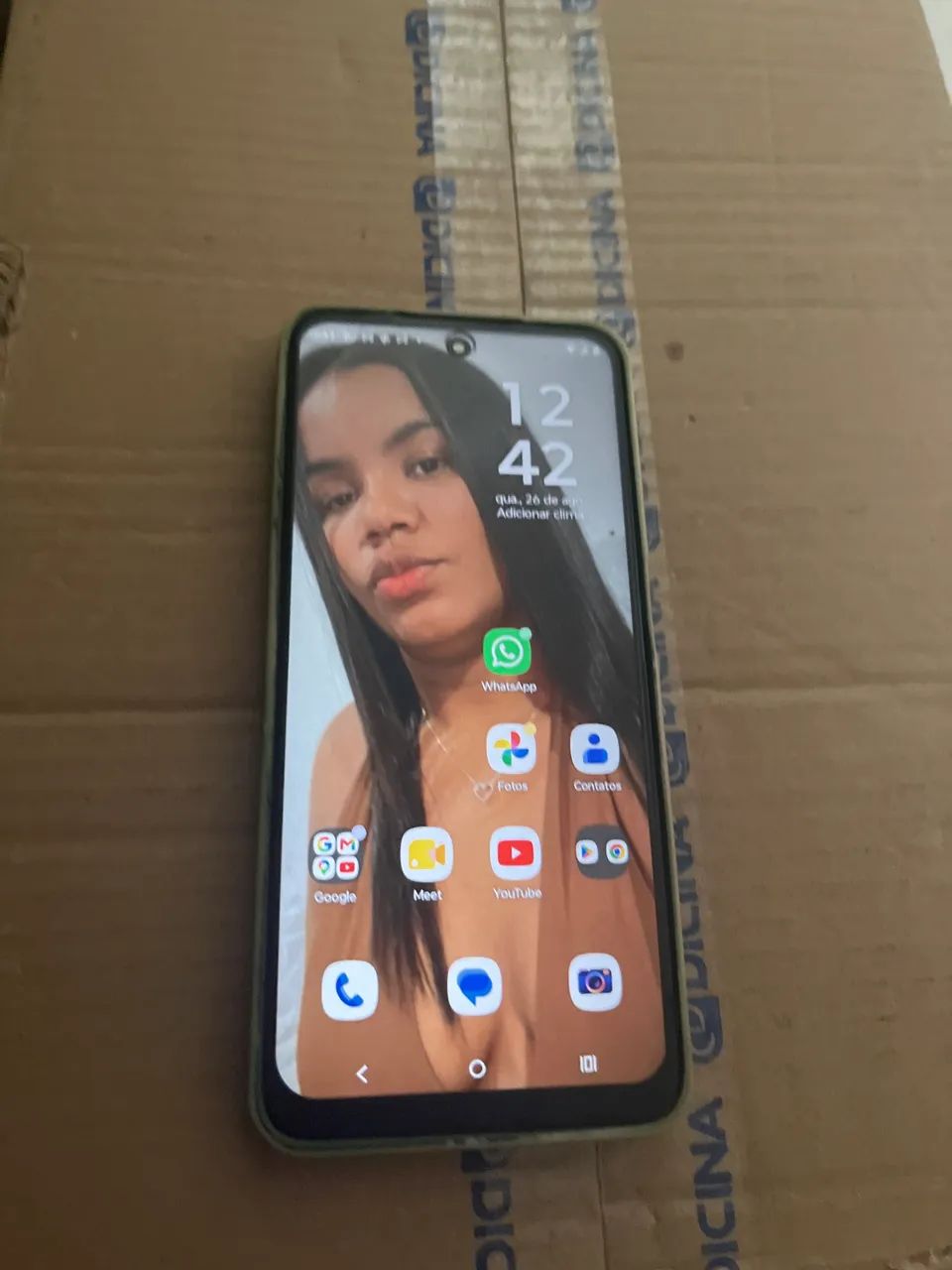 Vendo um celular 