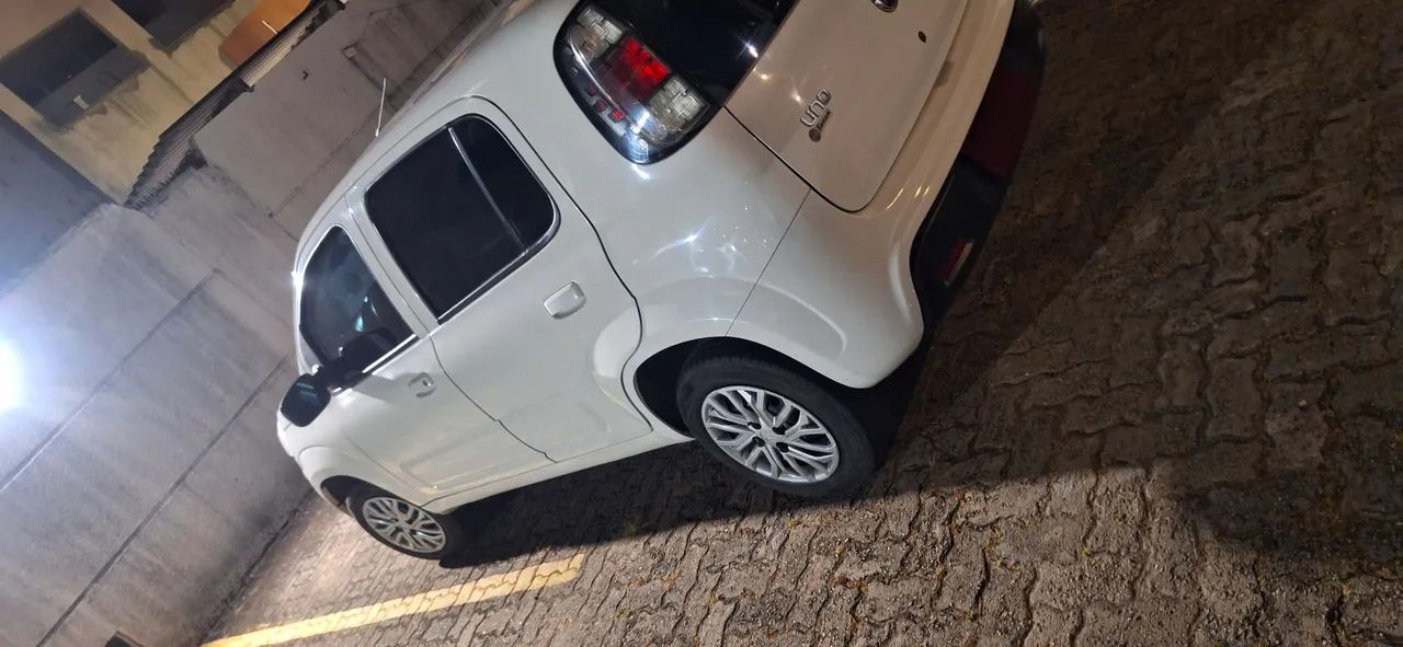 Fiat Uno Attractive 1.0 EVO Fire Flex 8V 5P 2019 - Foto 4