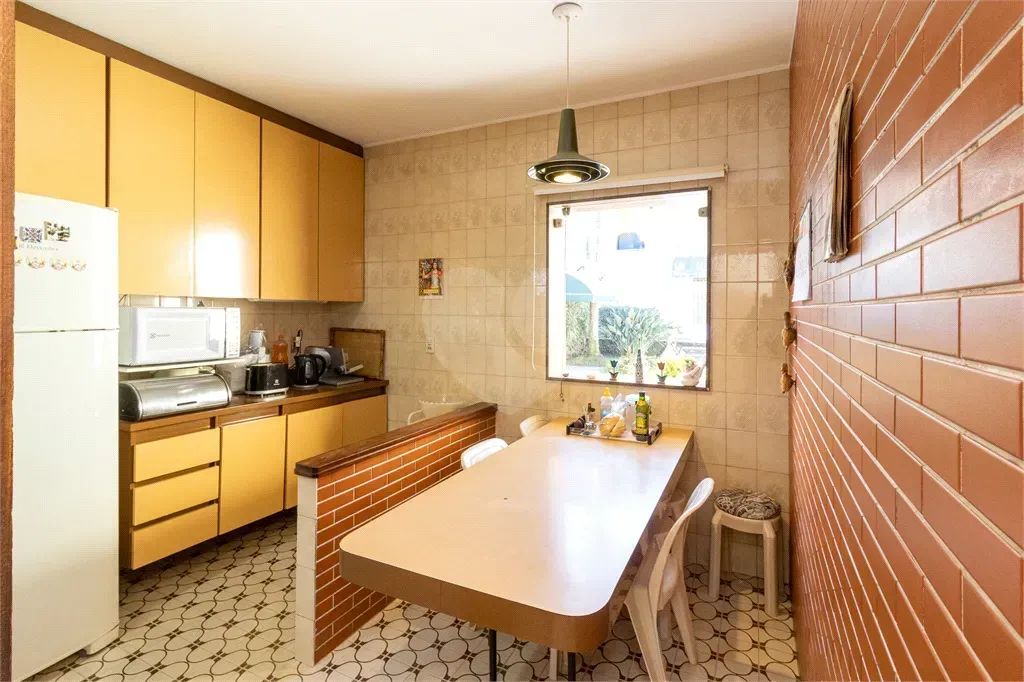 Casa térrea à venda no Alto da Lapa  Ampla, versátil e perfeita para famílias grandes ou p - Foto 14