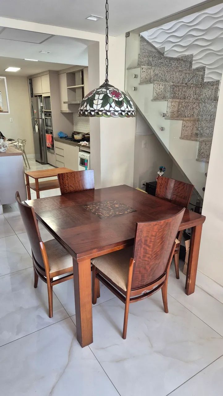 Mesa de madeira com 4 cadeiras - Foto 5