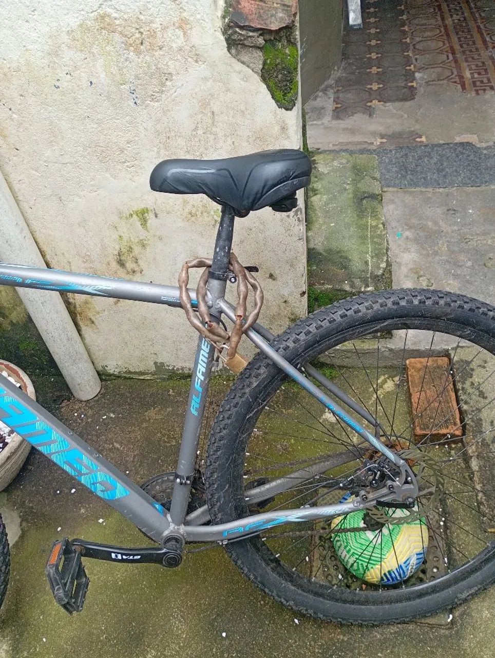 Bicicleta semi nova aro29 - Foto 4