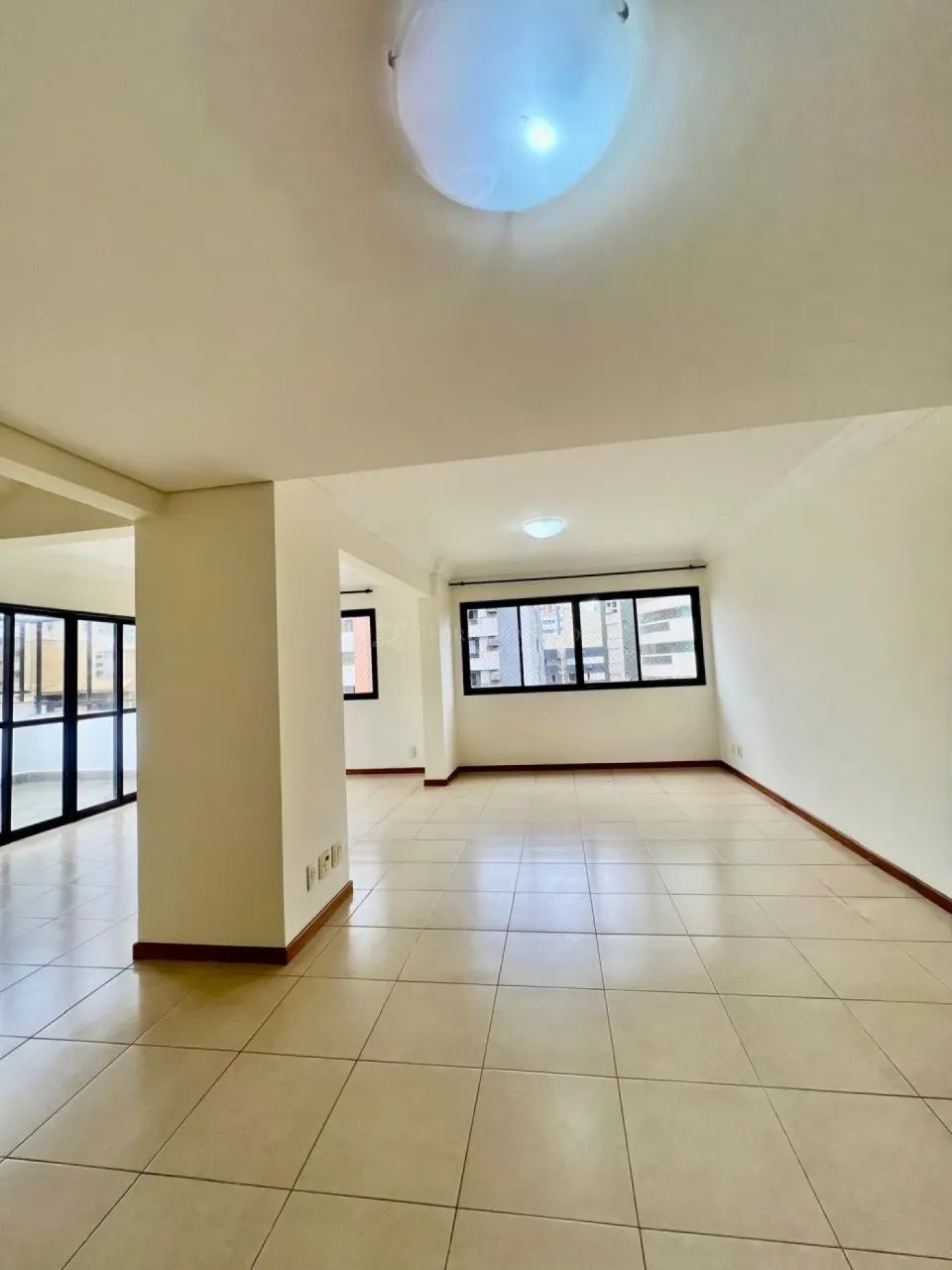 Excelente Duplex em localização privilegiada - Foto 2