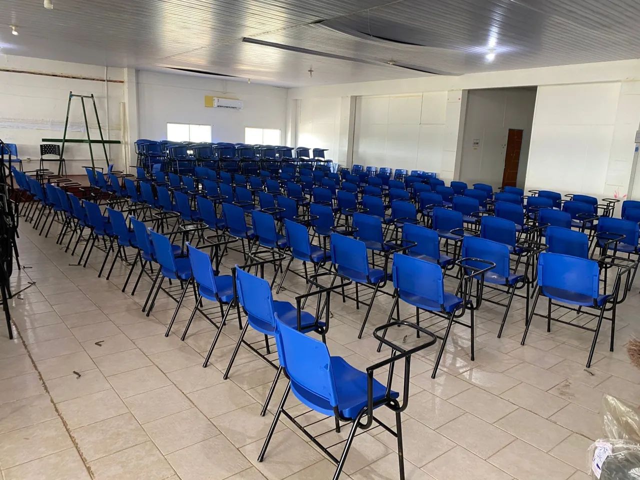 Cadeiras escolar de plástico azul - Foto 5