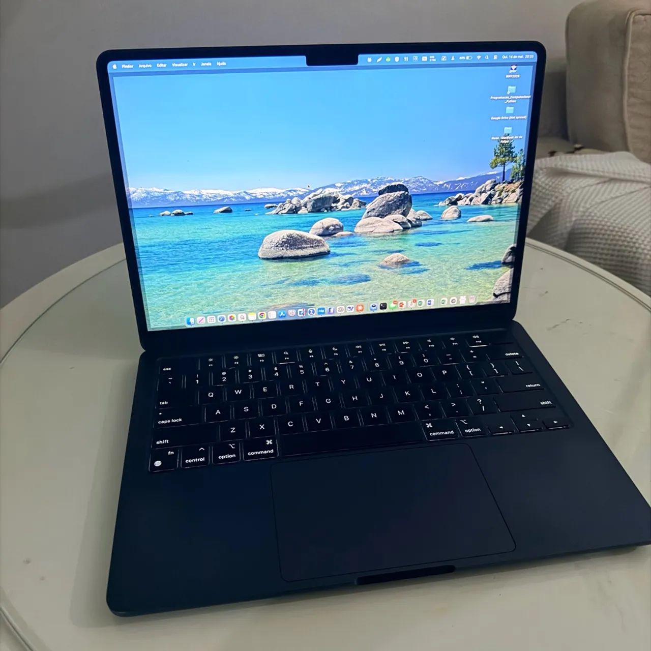 MacBook Air M2 13,6
