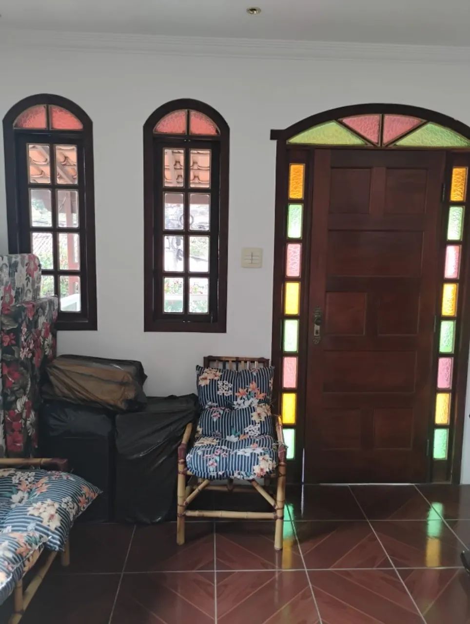 janelas estilo capelinhas completas só instalar vidro fumê, catedral - Foto 2