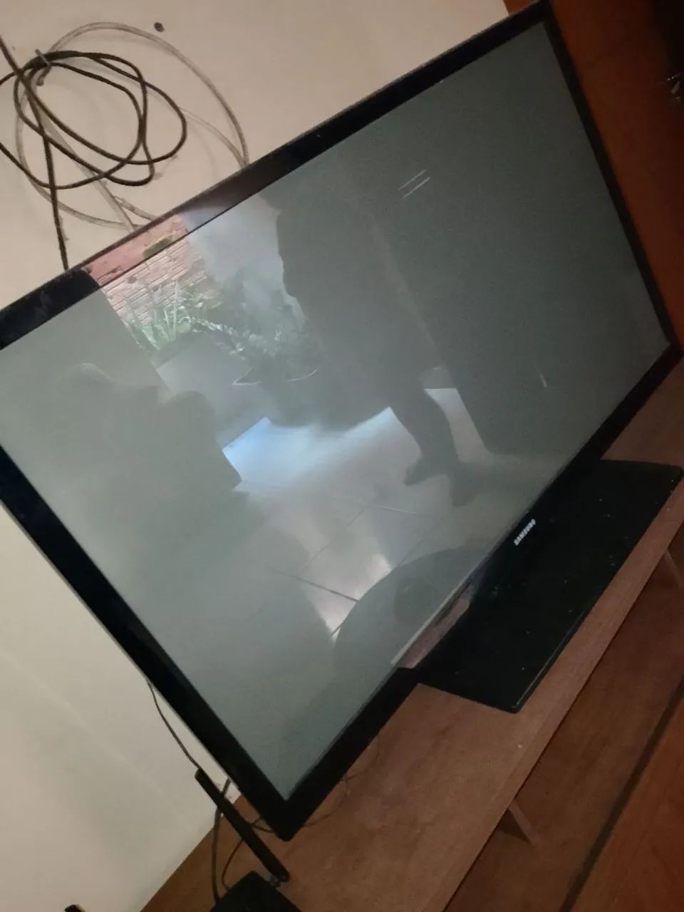 Vende-se televisão com problema para aproveitar peças 
