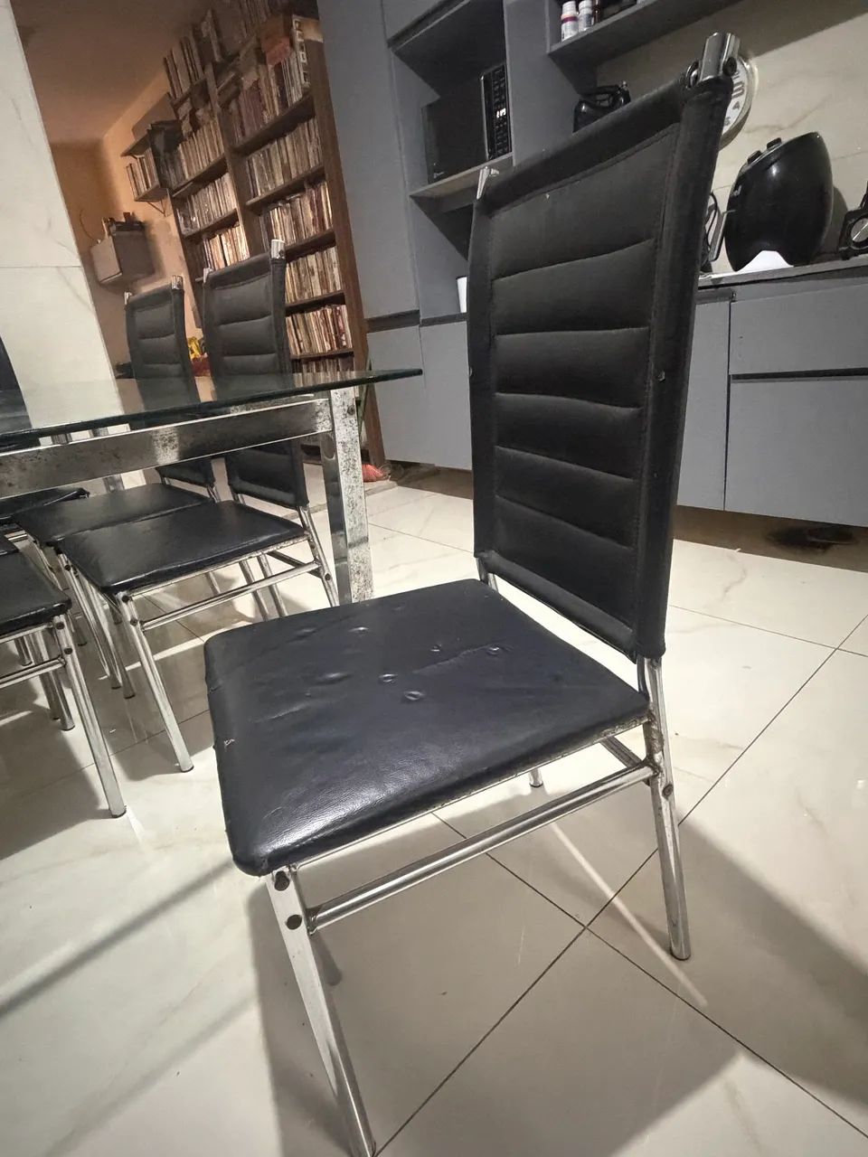 Mesa 6 cadeiras tampo de vidro  - Foto 4