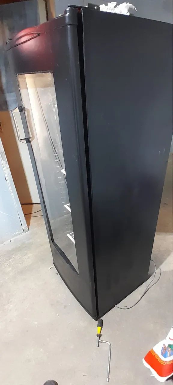 Geladeira Expositora adaptada linda 127v