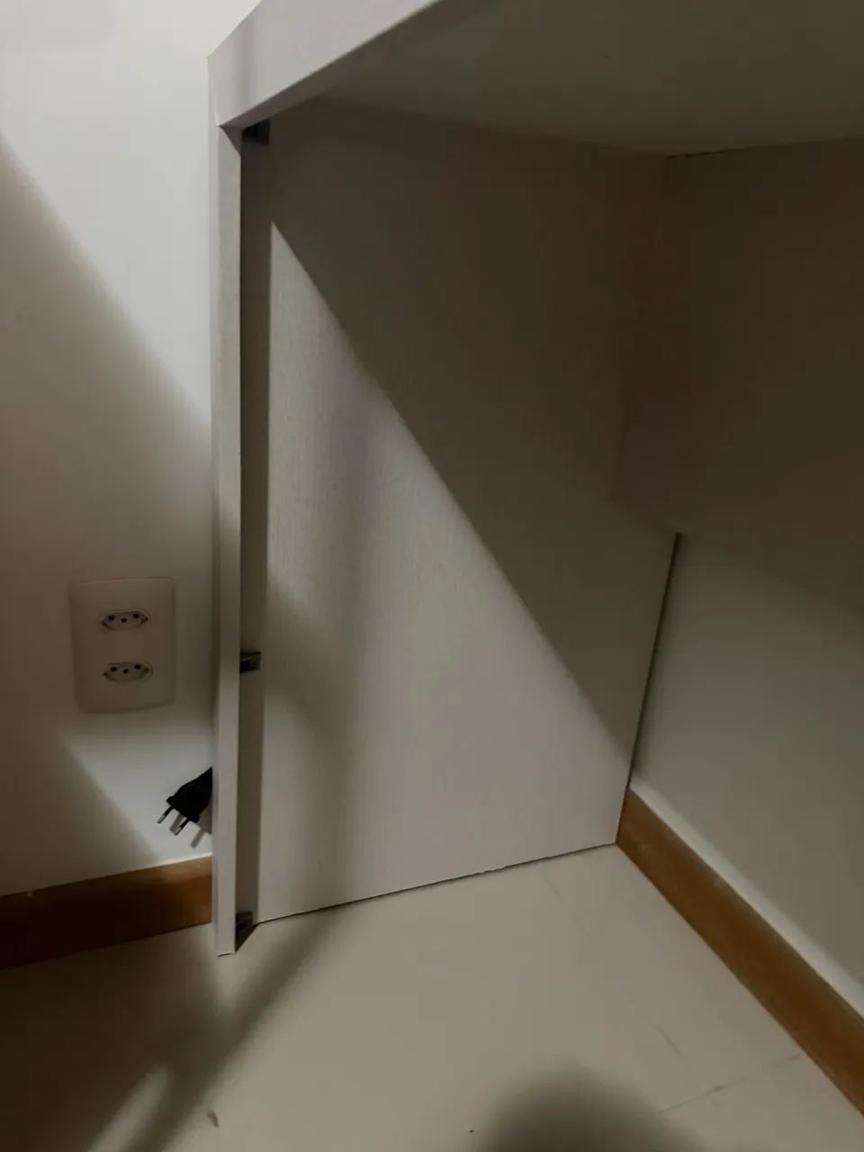 Escrivaninha Branca 1,27m - Moderna e Compacta - Foto 4