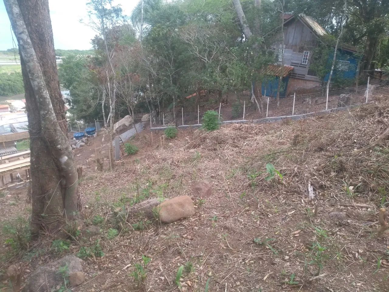  Vendo terreno na Costeira do Pirajubae 