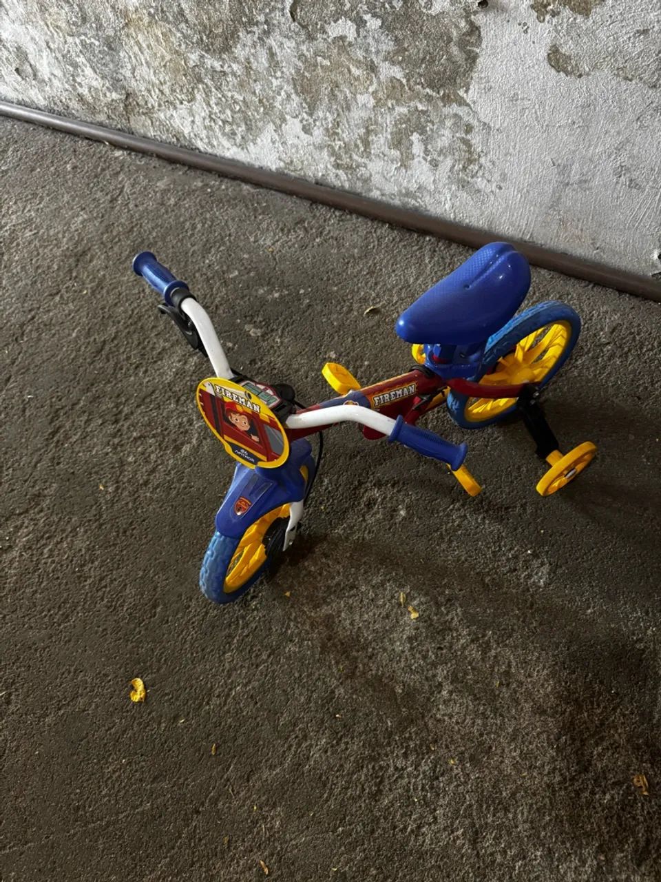 Bicicleta infantil (fireman) - Foto 3