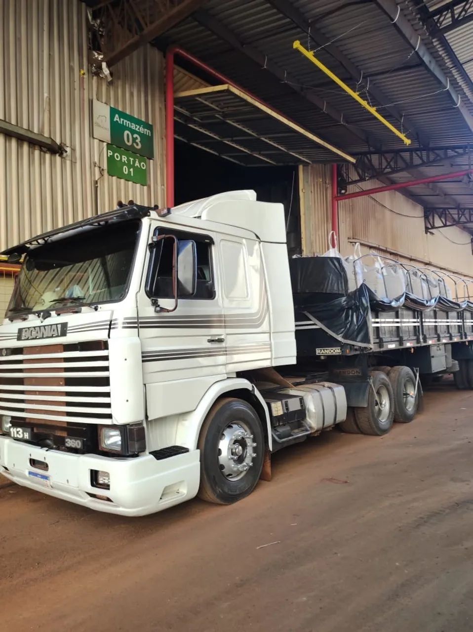 Caminhão 113H