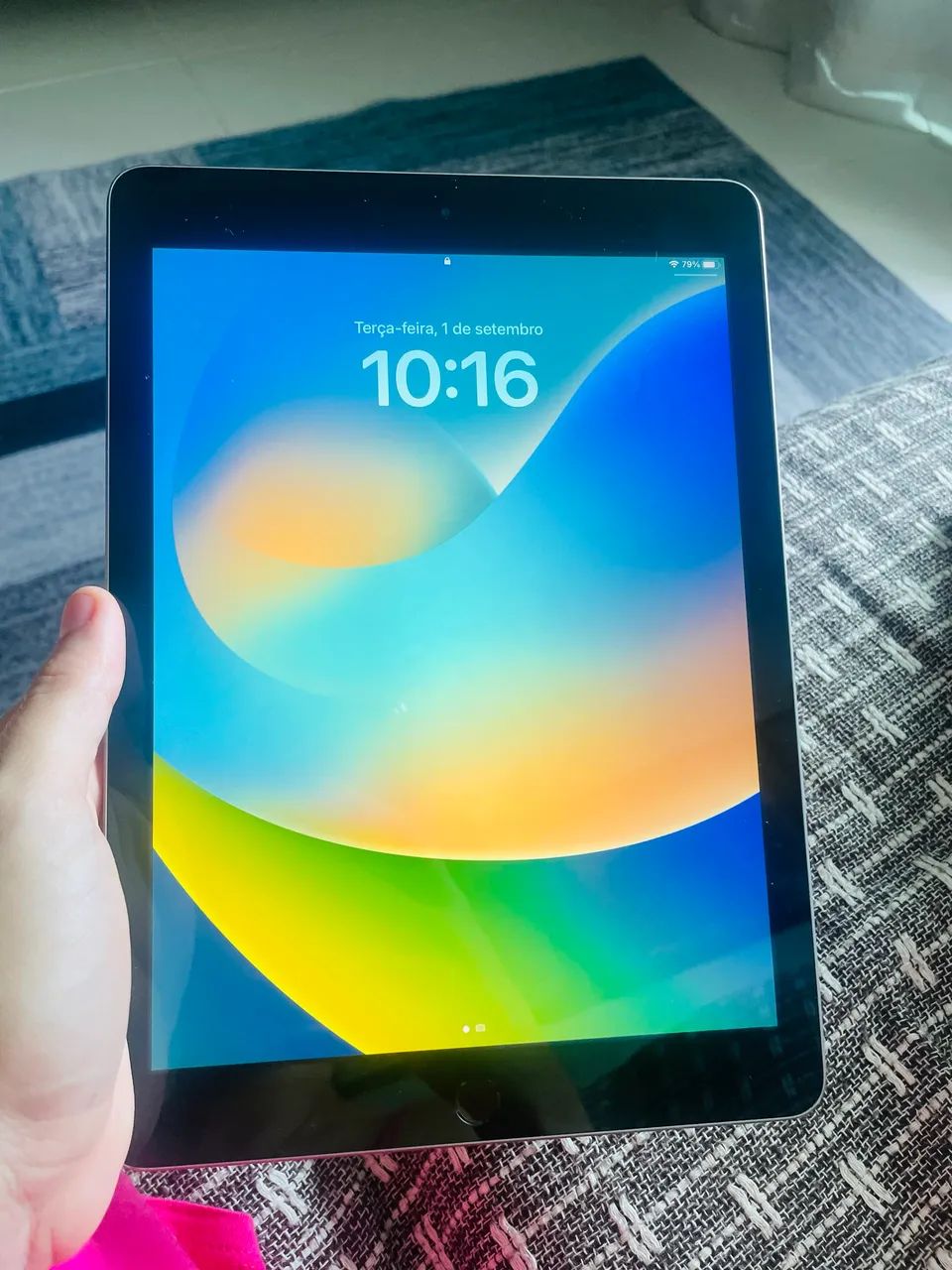 2 tablets - IPads 