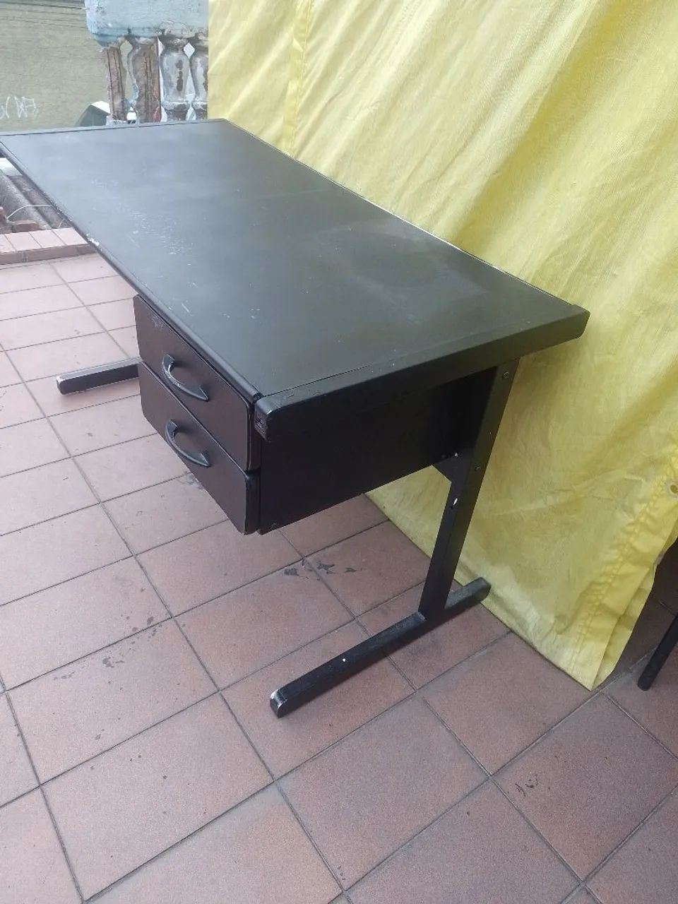 Mesa de escritório com gavetas  - Foto 5