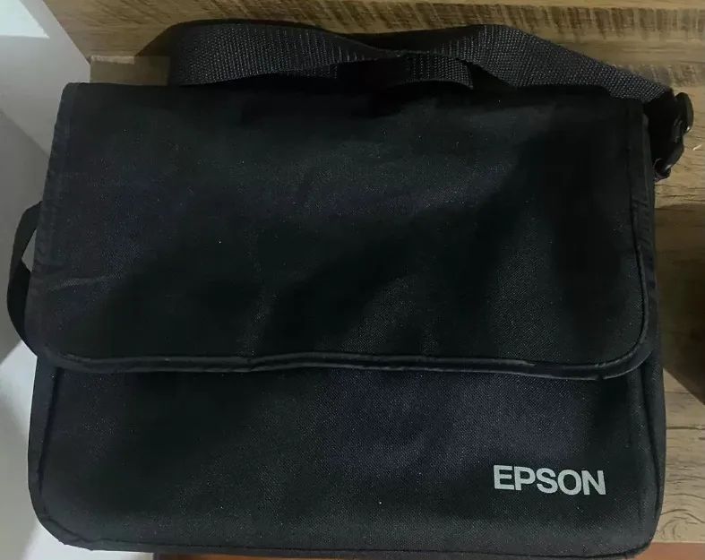 Projetor Epson Powerlite S12 Preto com controle