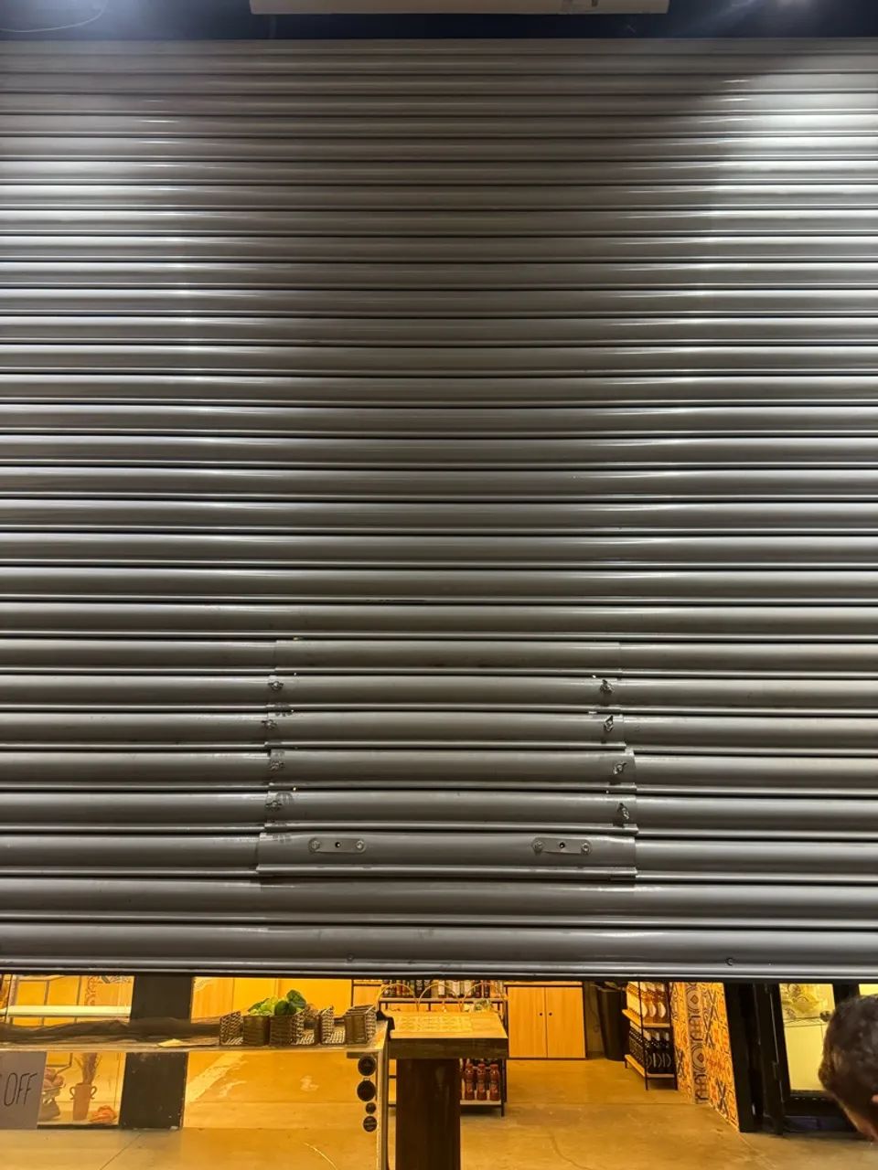 Porta de ferro automática 