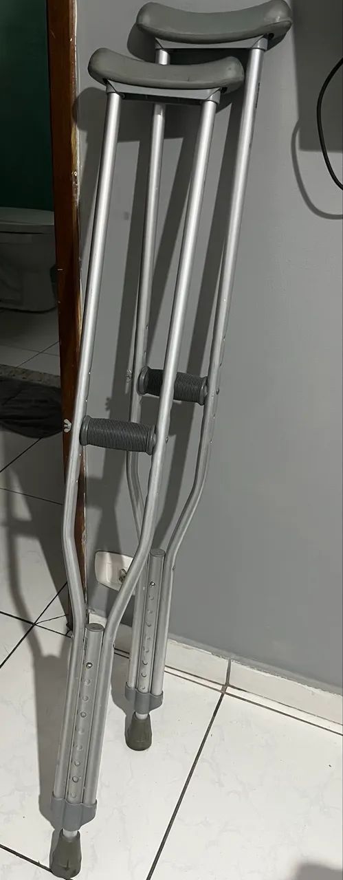 Muleta de metal