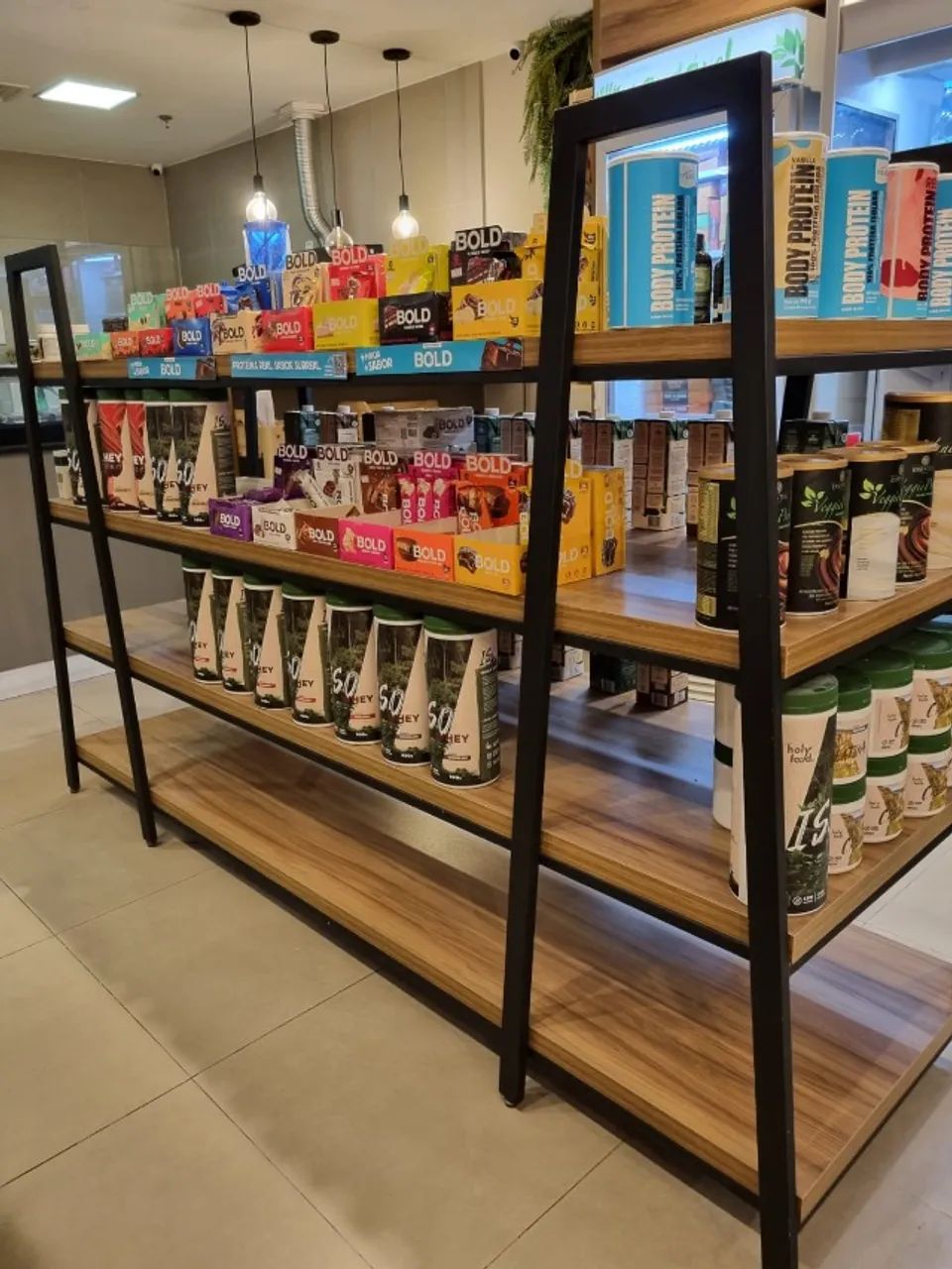 Gôndolas e estantes