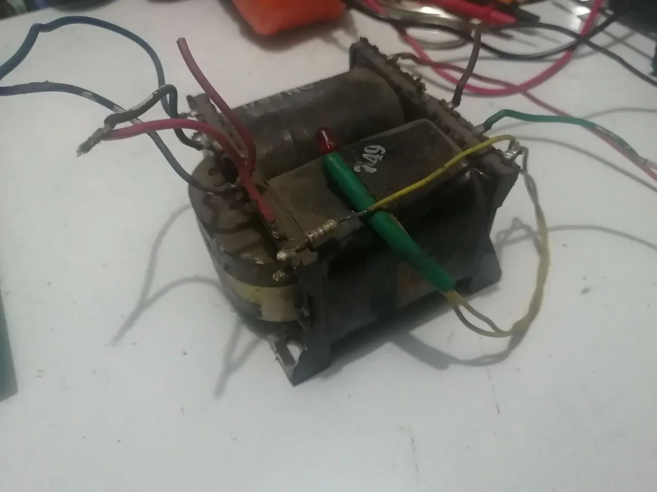 Transformador do amplificador quasar