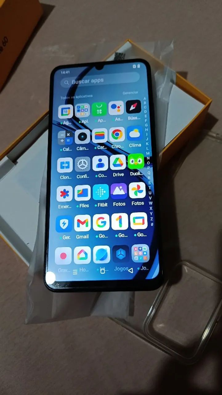 Vendo celular Semi Novo, com caixa s detalhes. - Foto 3