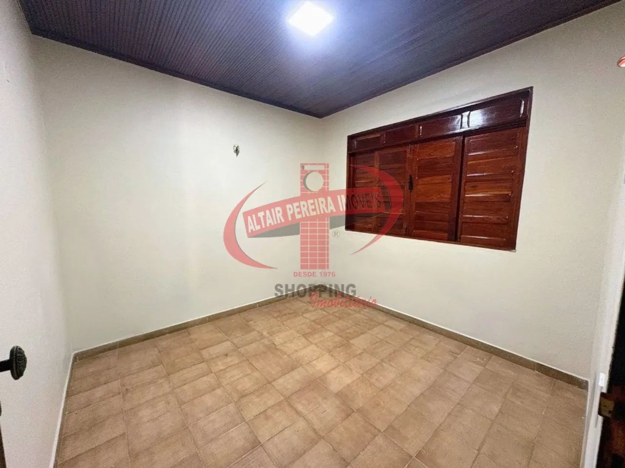 CASA COM TRÊS DORMITÍROS SENDO UM SUÍTE PARA LOCAÇÃO DISPONÍVEL NO BAIRRO NOVO BURITIZAL,  - Foto 6