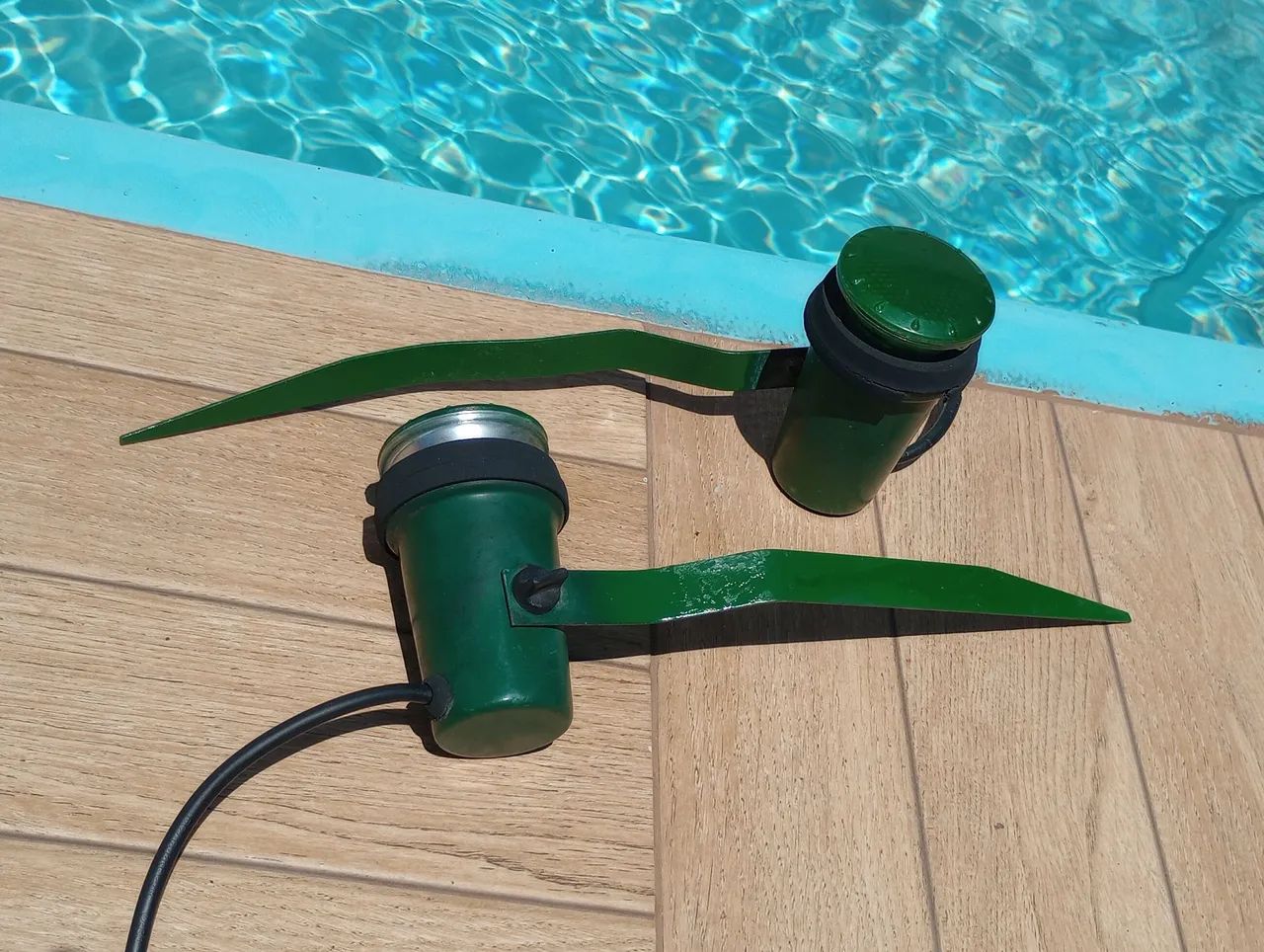 Kit com 2 Refletor lâmpada verde para jardim e outros ambientes externos,