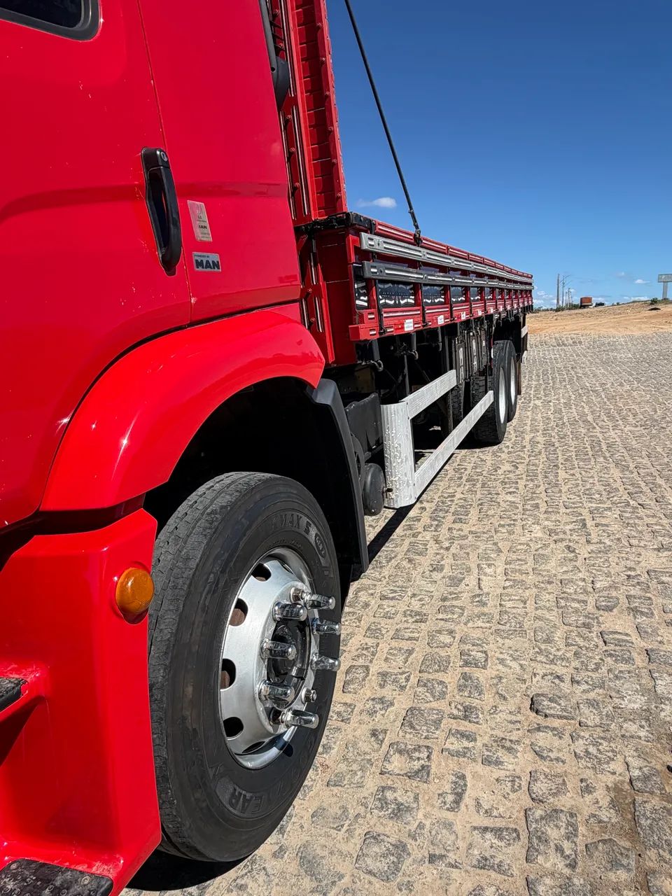 Volkswagen 24-280 6x2 - Foto 6