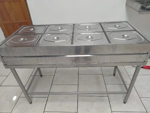 Buffet quente 8 cubas em inox.