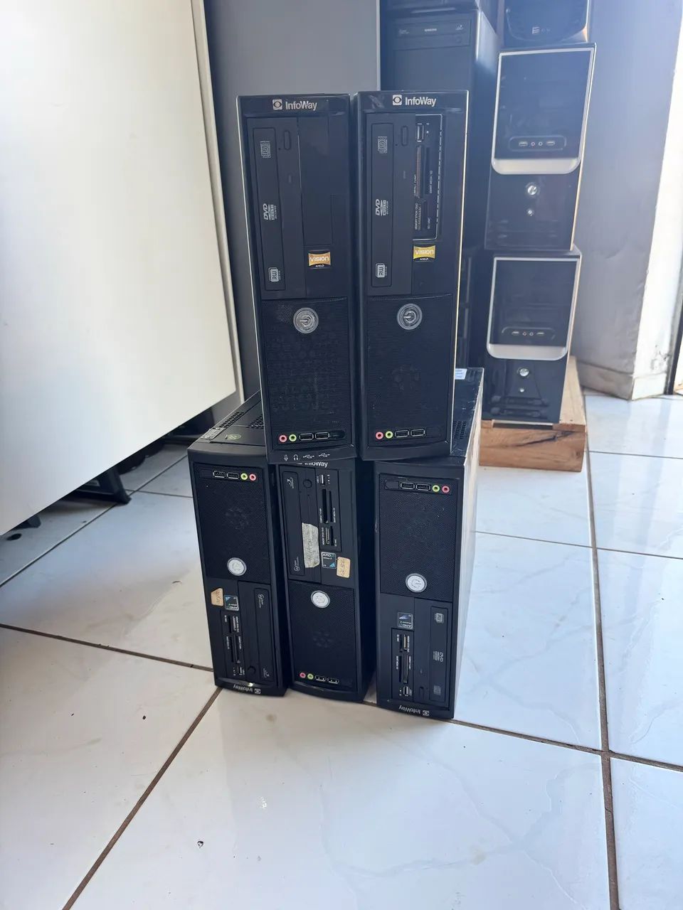 Gabinete slim com fonte 300watts 80 plus