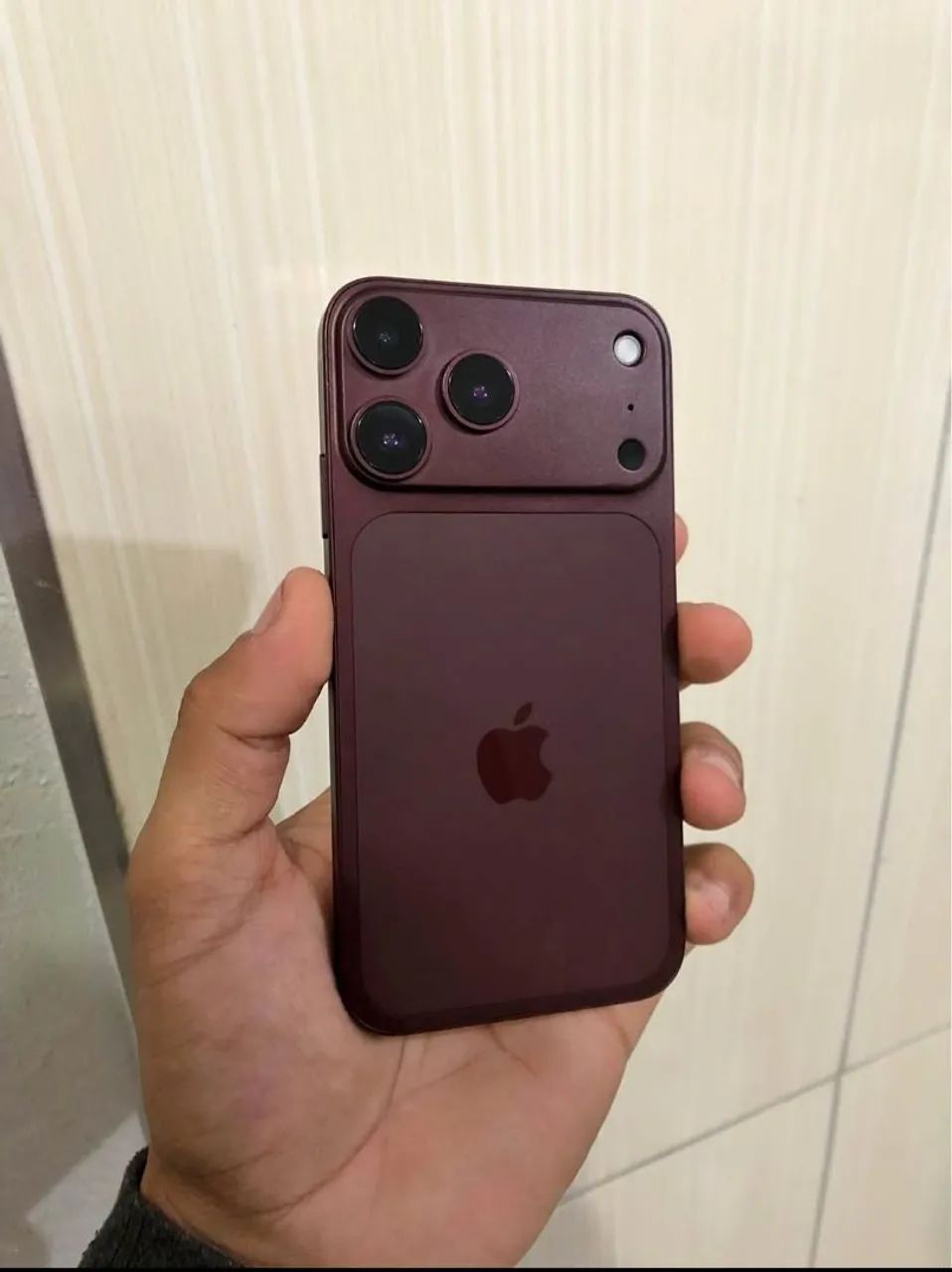 IPhone 11 128GB Na Carcaça do 18Pro Bordô 