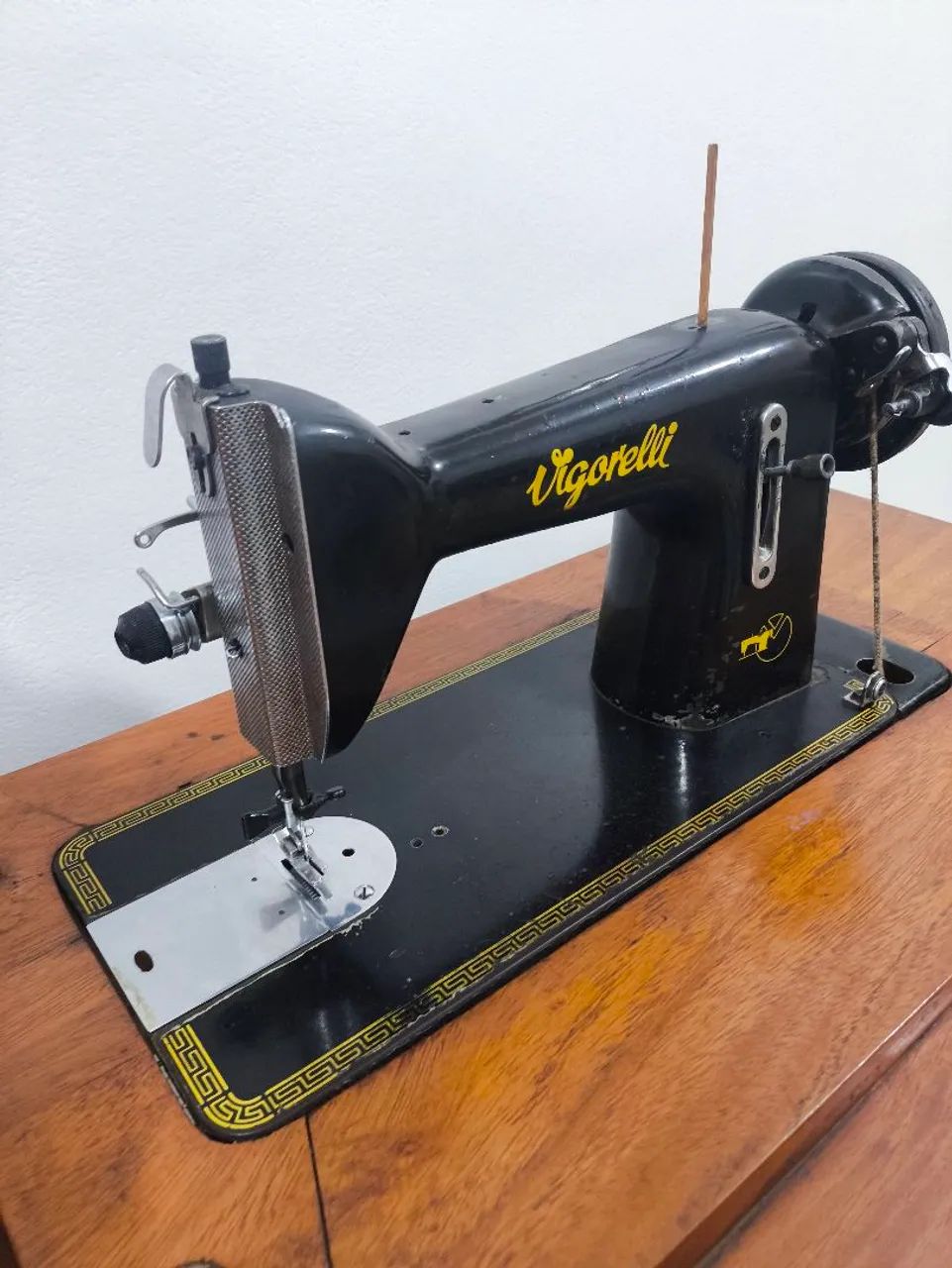 Máquina de costura vigorelli 