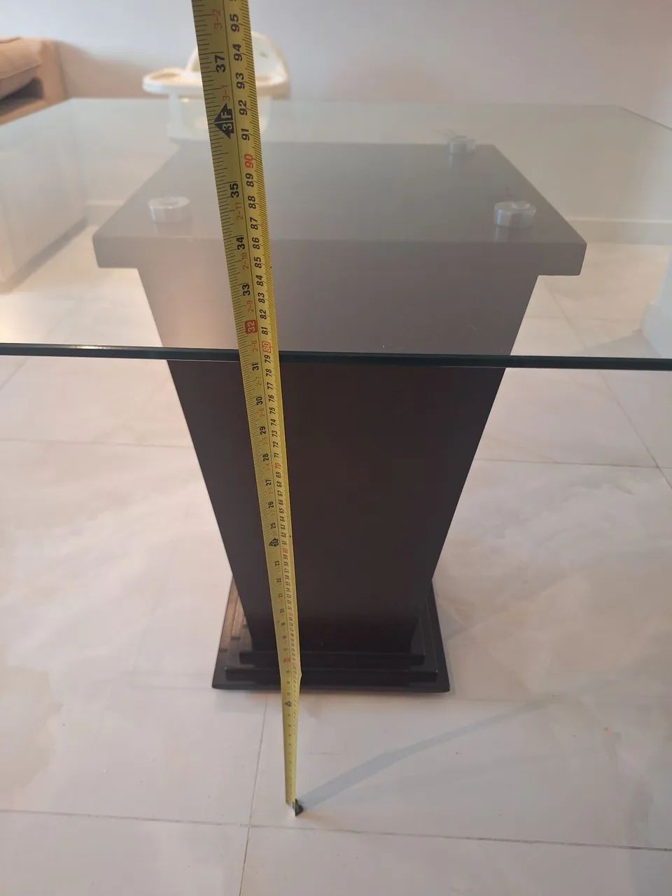 Mesa jantar quadrada 100x100cm Tampo vidro temperado e base MDF - Foto 4