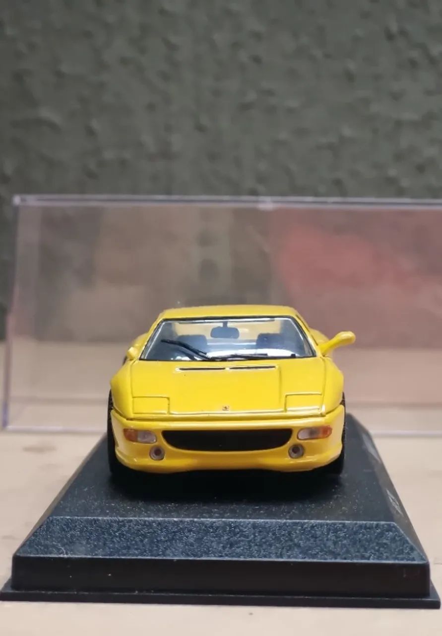 UT models Ferrari F355 GTS イエロー ミニカー Miniatura Ferrari F355 Coupe 1994 Amarela 1/43 - Detail Cars (Art