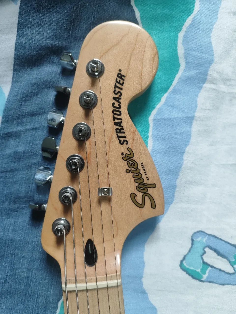 Guitarra Squier Affinity Stratocaster - Olympic White - Foto 4