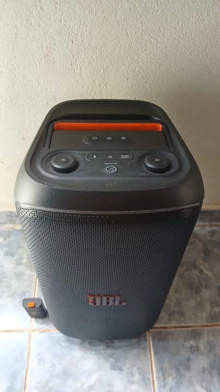 Vendo caixa do som JBL 120 mais microfone JWL - Foto 2