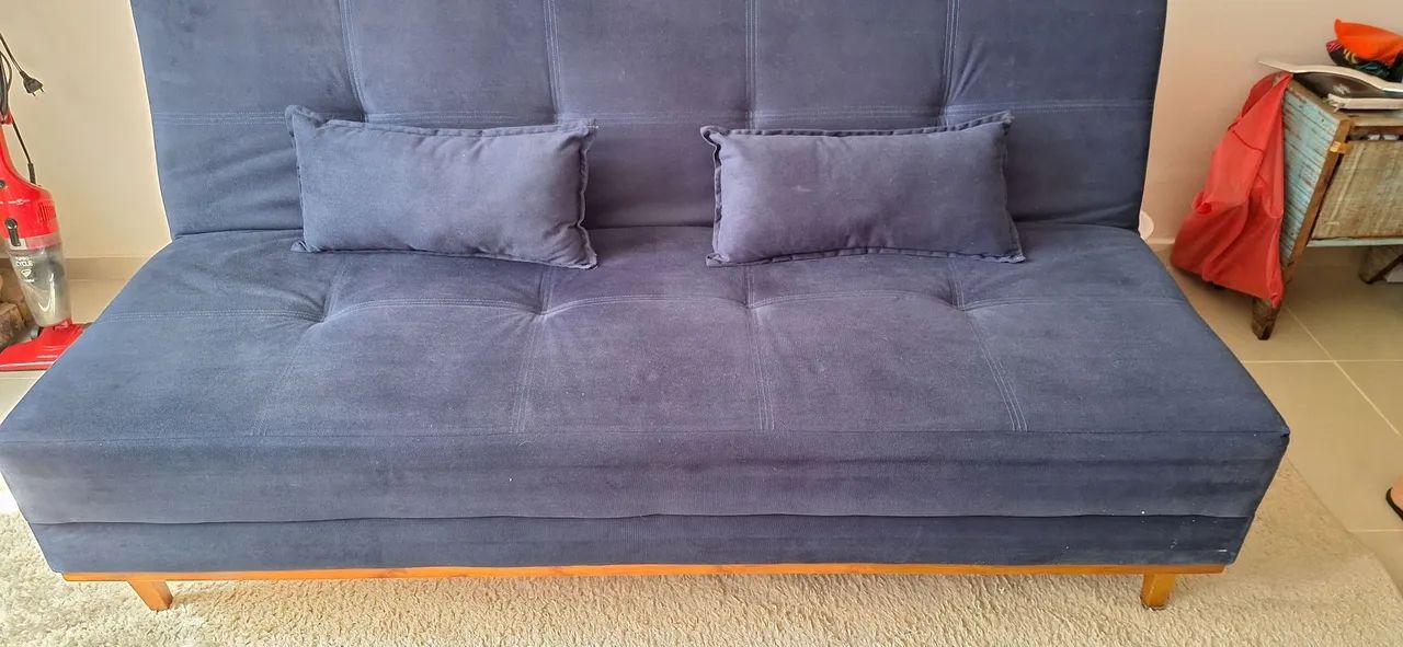 Sofá cama em suede azul marinho - Foto 4