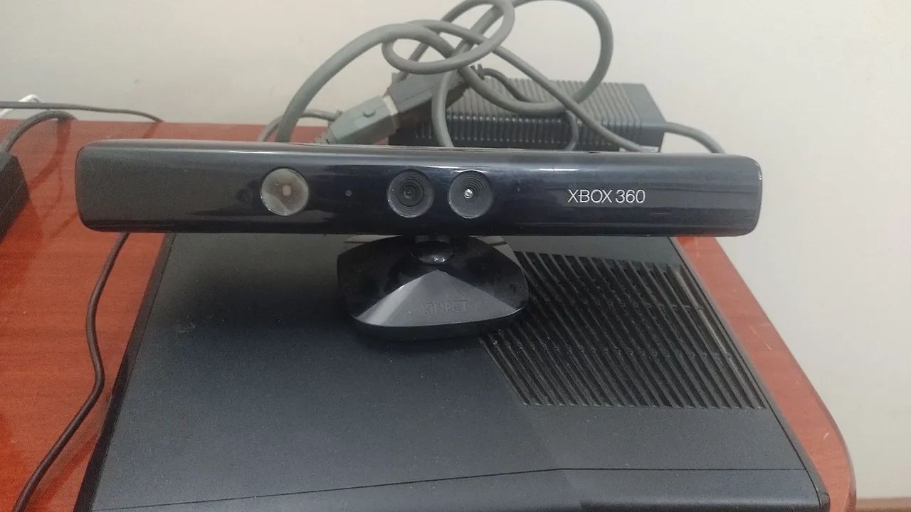xbox 360 slim preto jogos e kinect - Foto 4