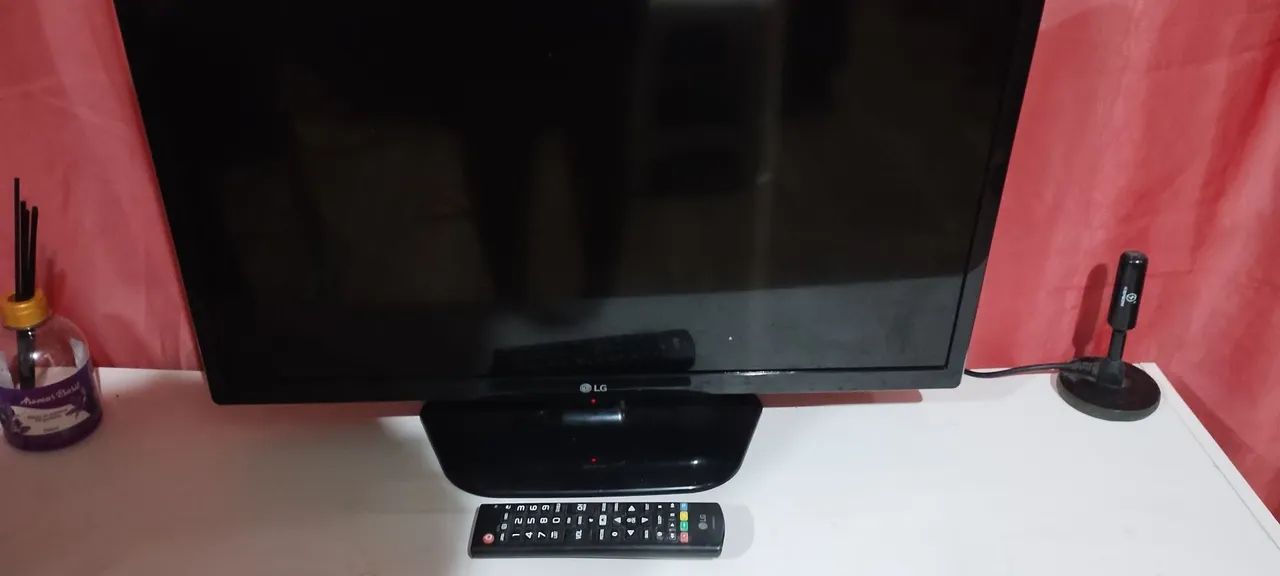 Tv usada 24 não e smartv funcionando perfeitamente  - Foto 2