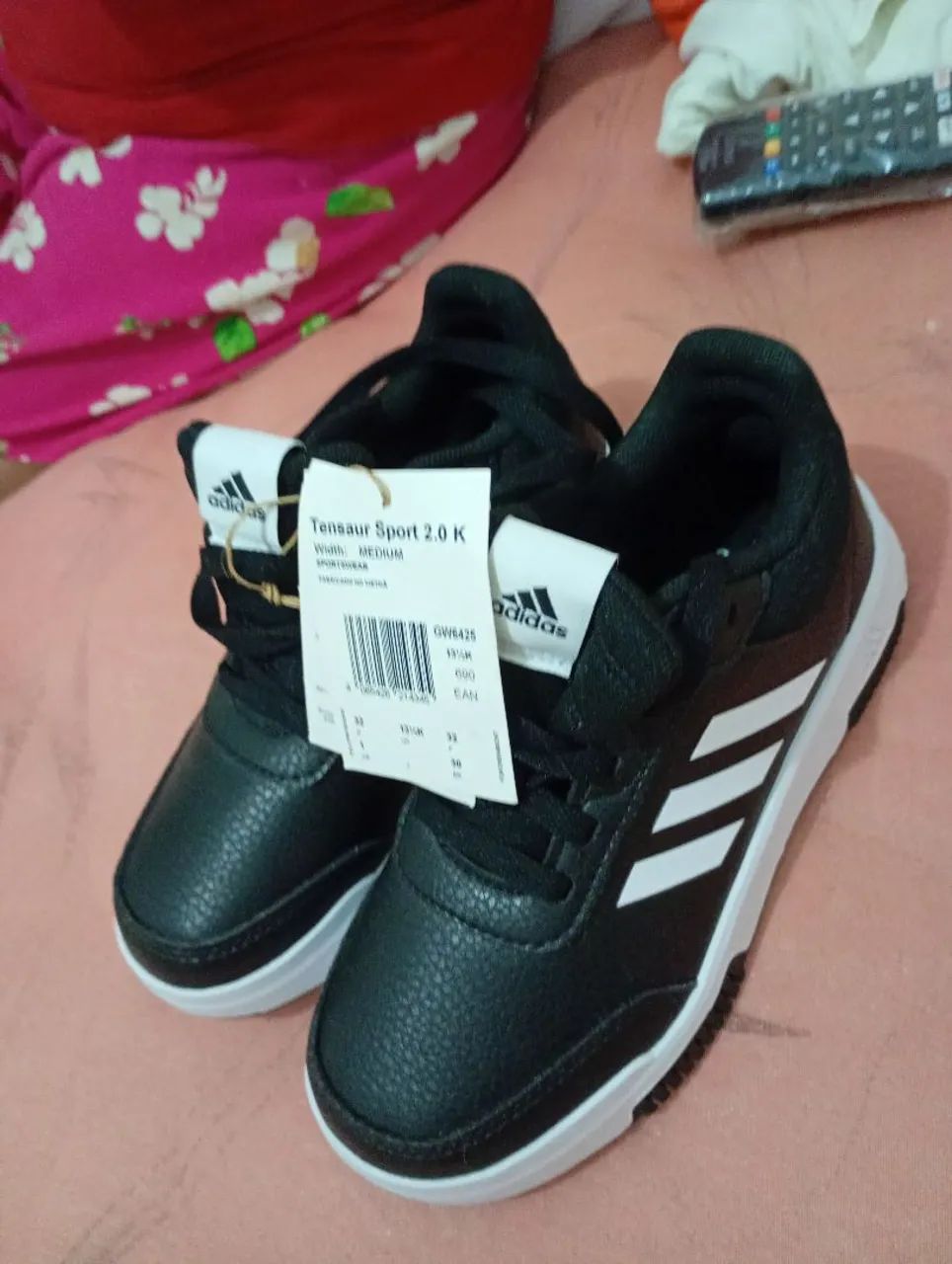 Tênis Adidas novo 