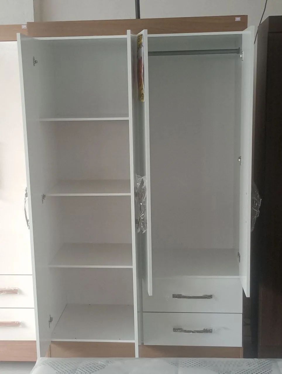 Guarda roupa solteiro 4 portas entrega e montagem grátis  - Foto 3