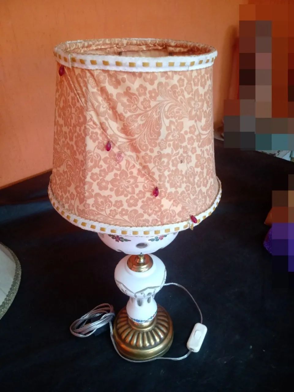 Abajur  de  overlei  com  base  de  metal  - Foto 5