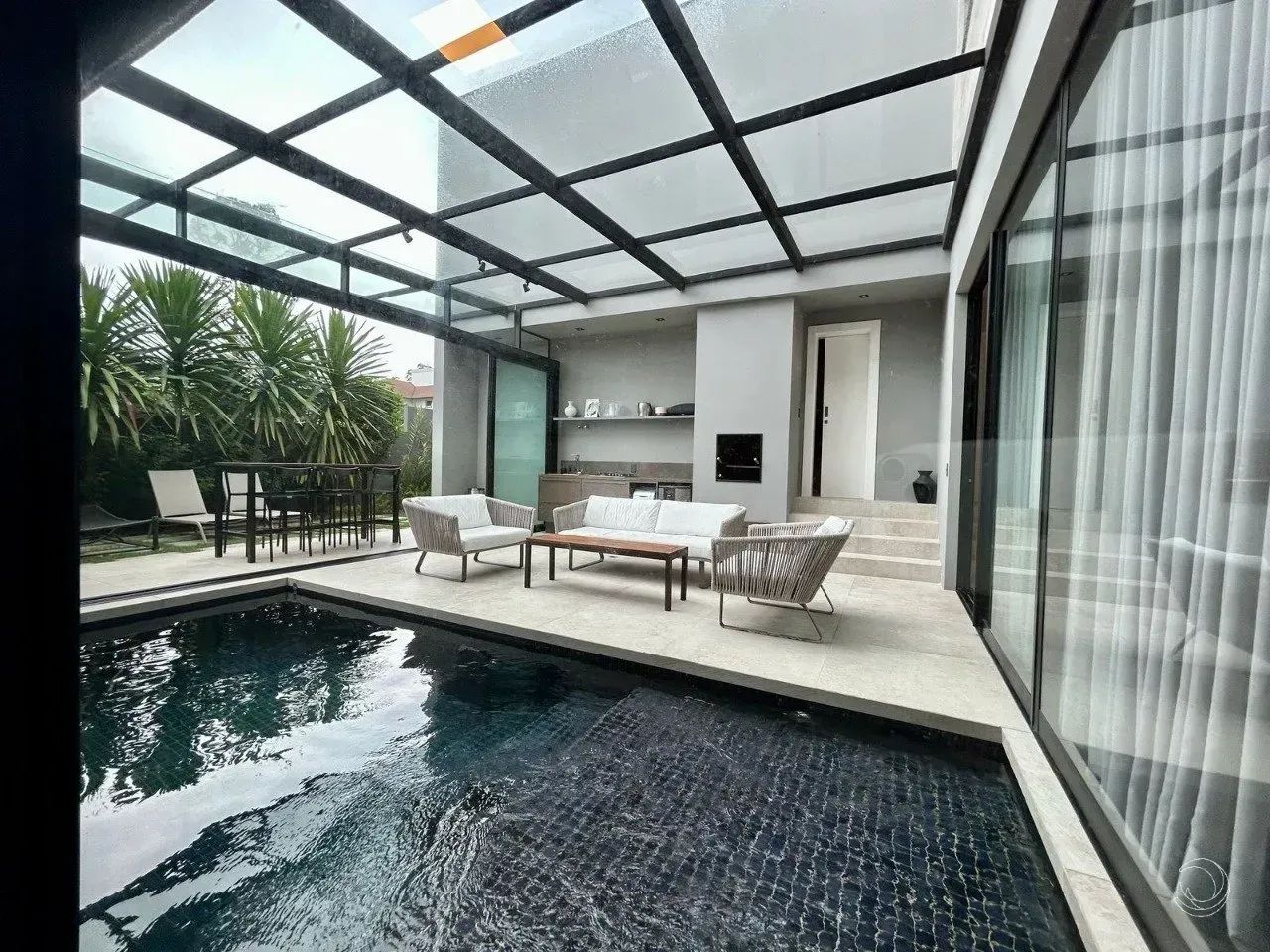 Imóvel para venda possui 560 metros quadrados com 6 quartos em Cacupé - Florianópolis - SC - Foto 2