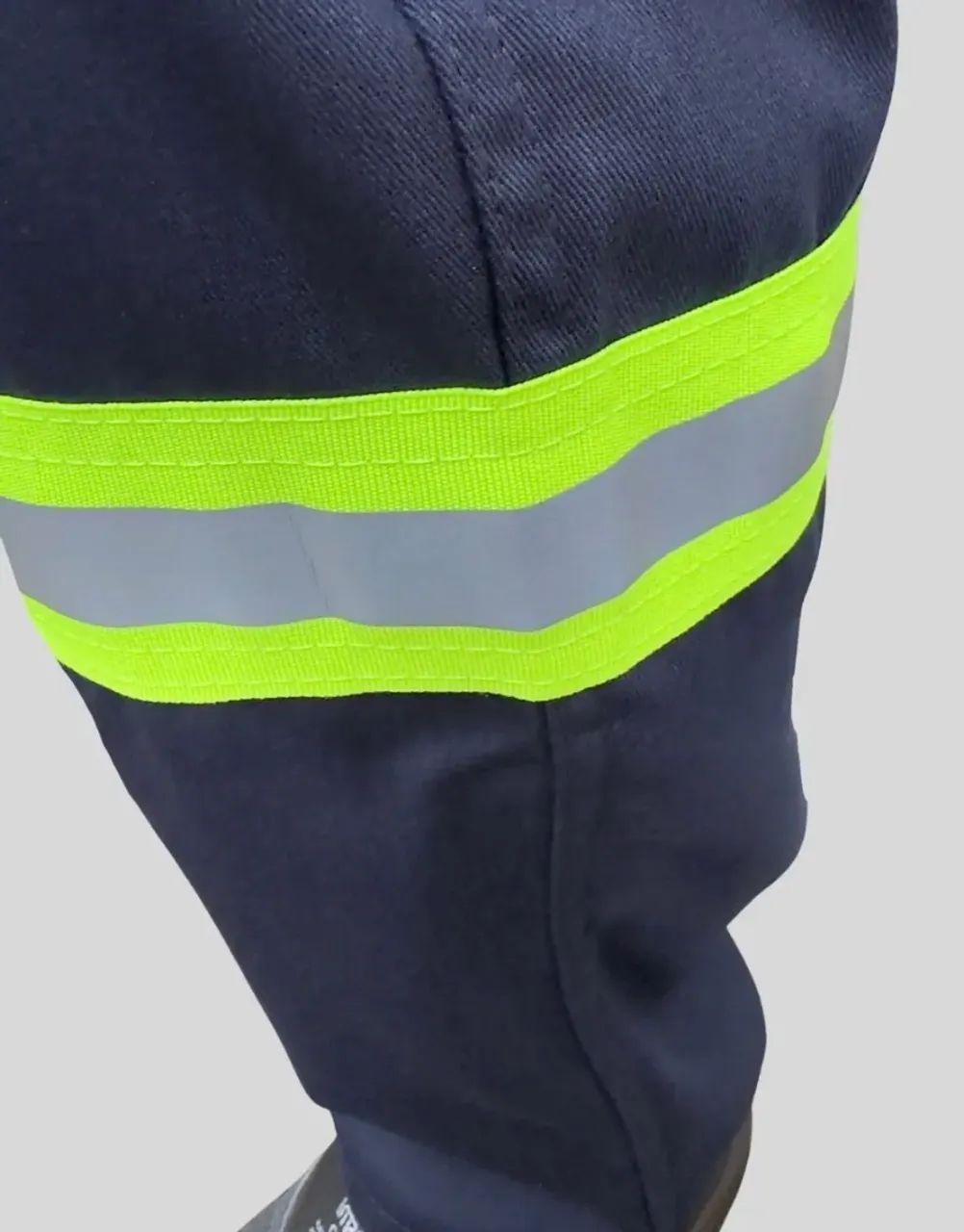 Calça uniforme brim com faixa refletiva - Foto 2