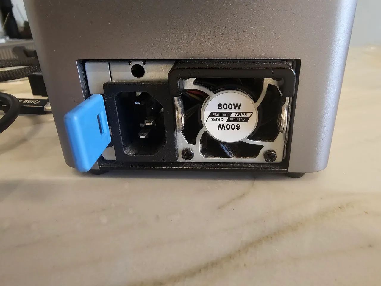 AOOSTAR Dock AG02 EGPU com fonte de alimentação de 800 W, portas