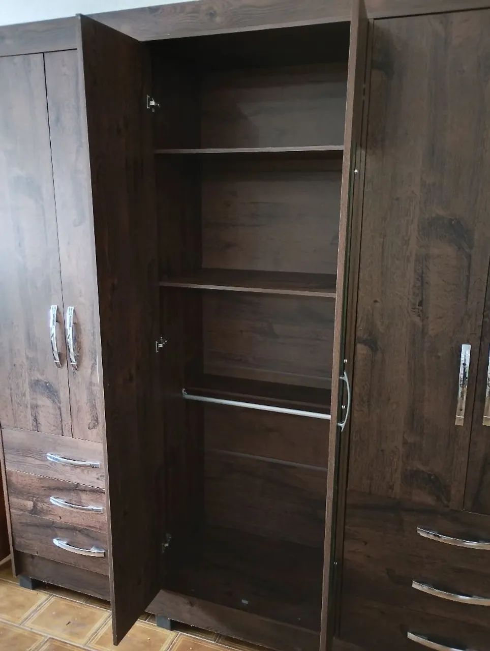 Guarda roupa enorme com espelhos  - Foto 5