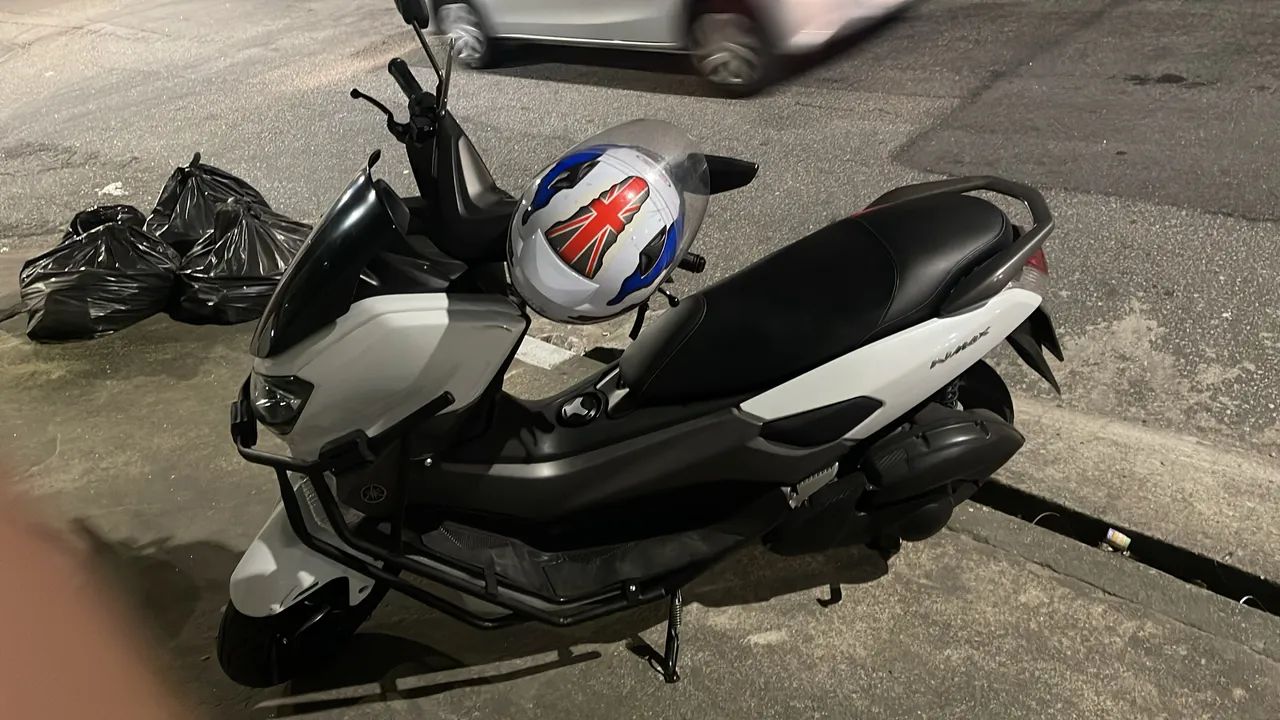 Nmax 160 quitada com baixa quilometragem  - Foto 4