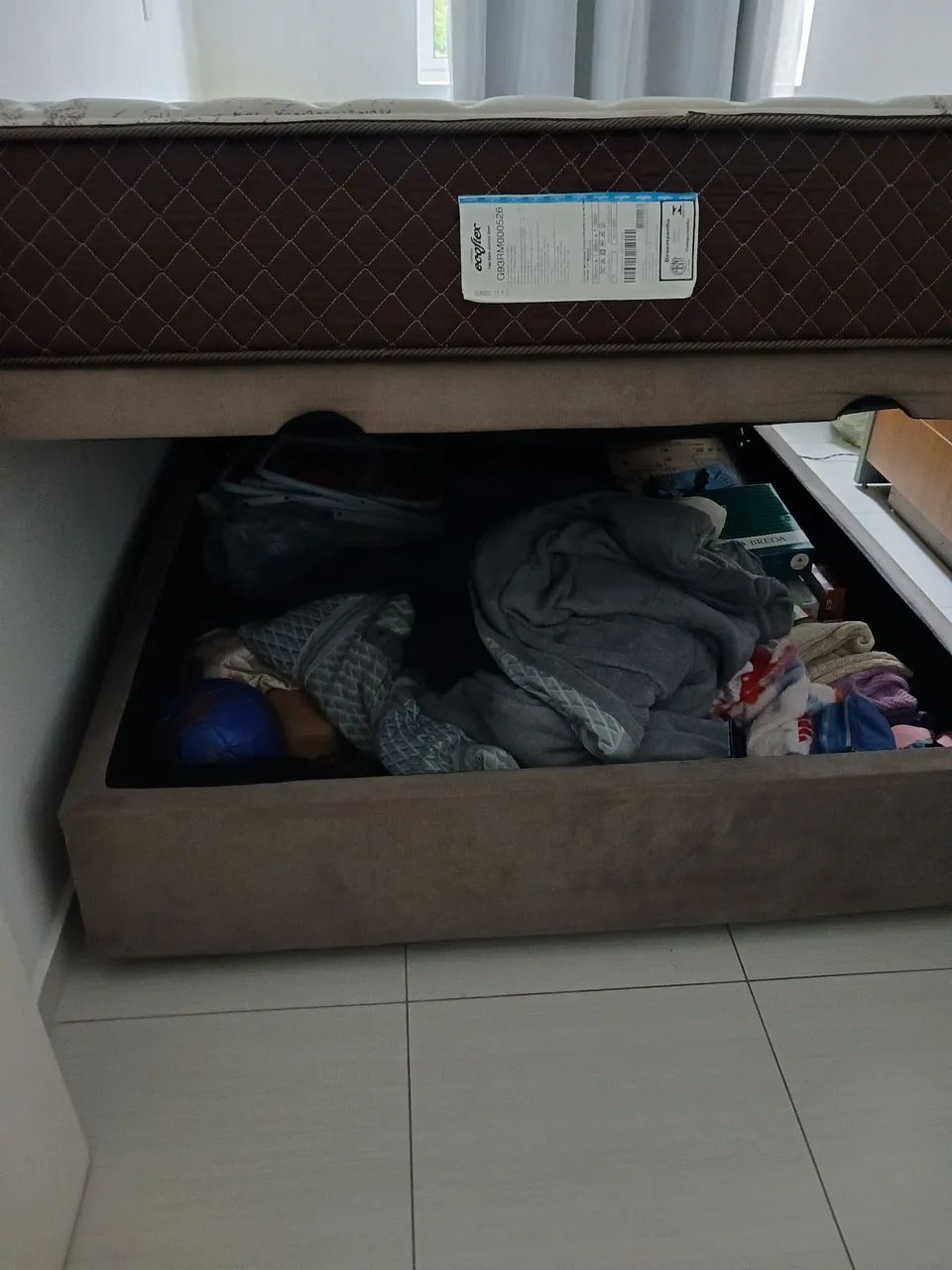 Cama box casal com baú colchão semi novo  - Foto 3