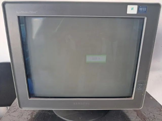 MONITOR SAMSUNG 792 MB RETRÔ