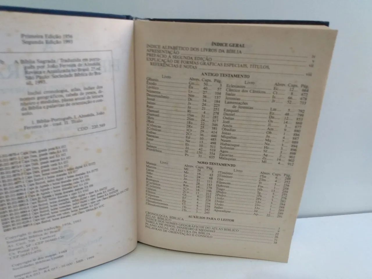 Bíblia Sagrada - revista e atualizada - Almeida com Auxílio ao Leitor - SBB  - Foto 5