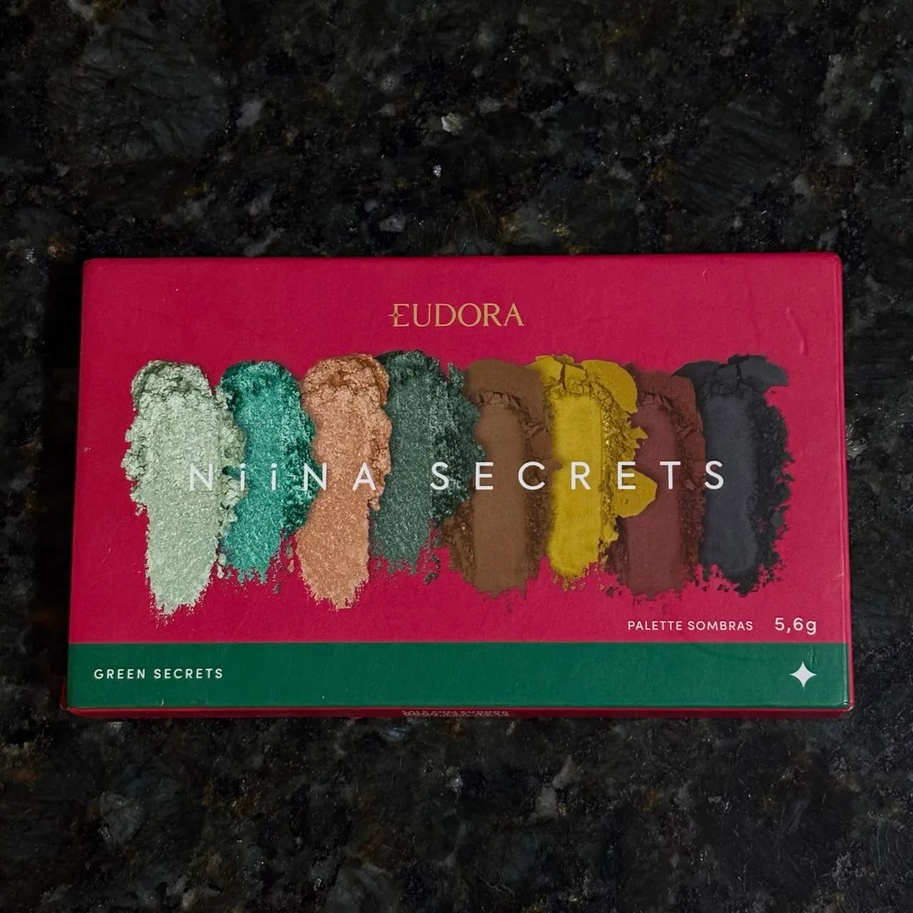 Paleta de Sombra Niina Secrets Green 5,6g